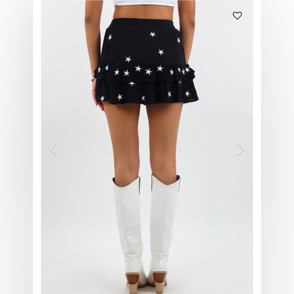 ✨Rock & Rags Star Print Mini Skirt with built in shorts ✨ Size Large - Picture 3 of 9